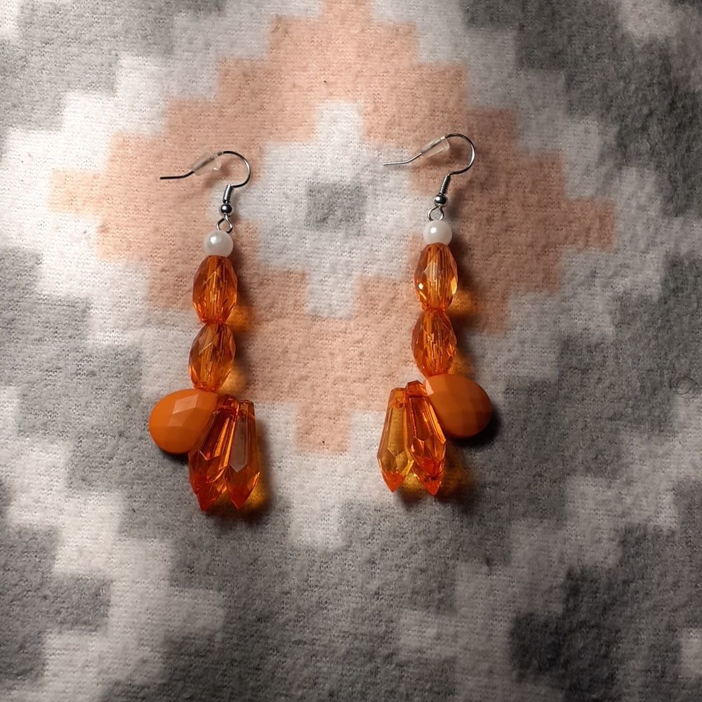 Diamond Bella Handcrafted Fashion earrings.